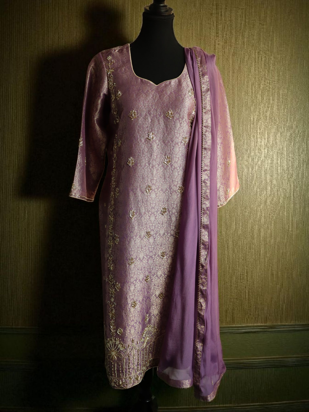 Lilac Banarasi Zardozi Embroidered Suit